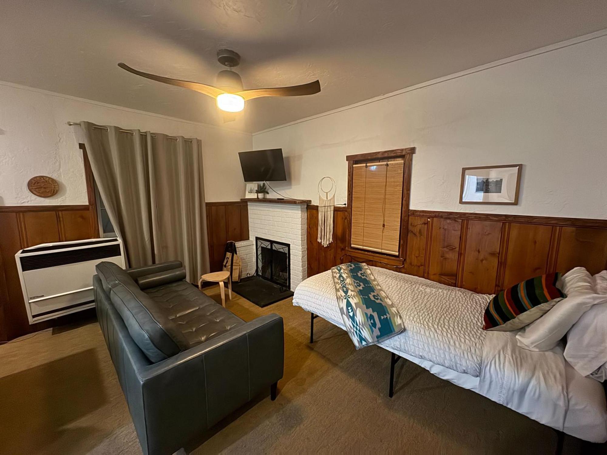Three Pines Cabins บิ๊กแบร์เลค ภายนอก รูปภาพ