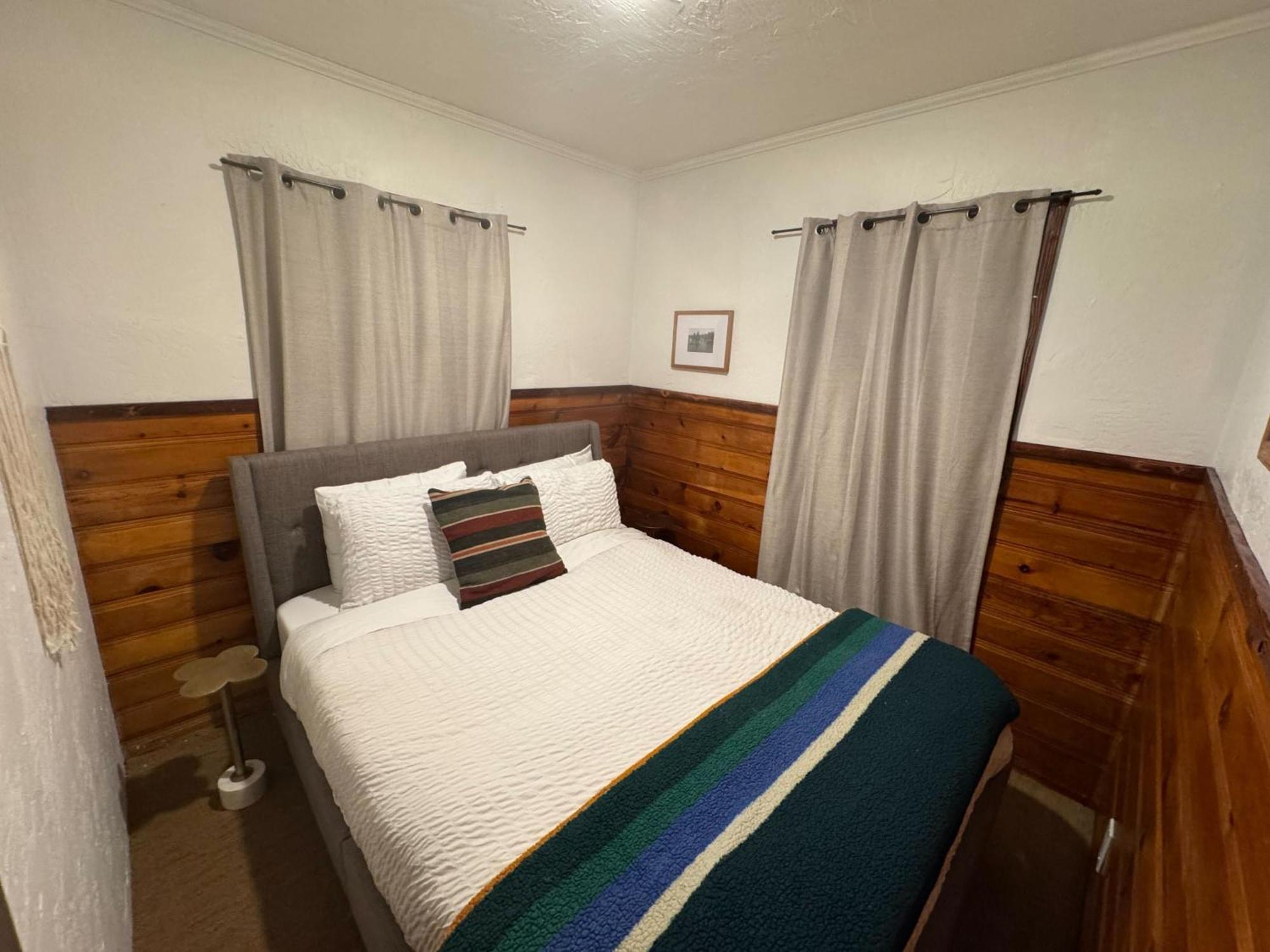 Three Pines Cabins บิ๊กแบร์เลค ภายนอก รูปภาพ